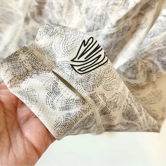 REI White and Gray Patterned Hooded Long Sleeve - Size: Extra Small - Picture 5 of 9